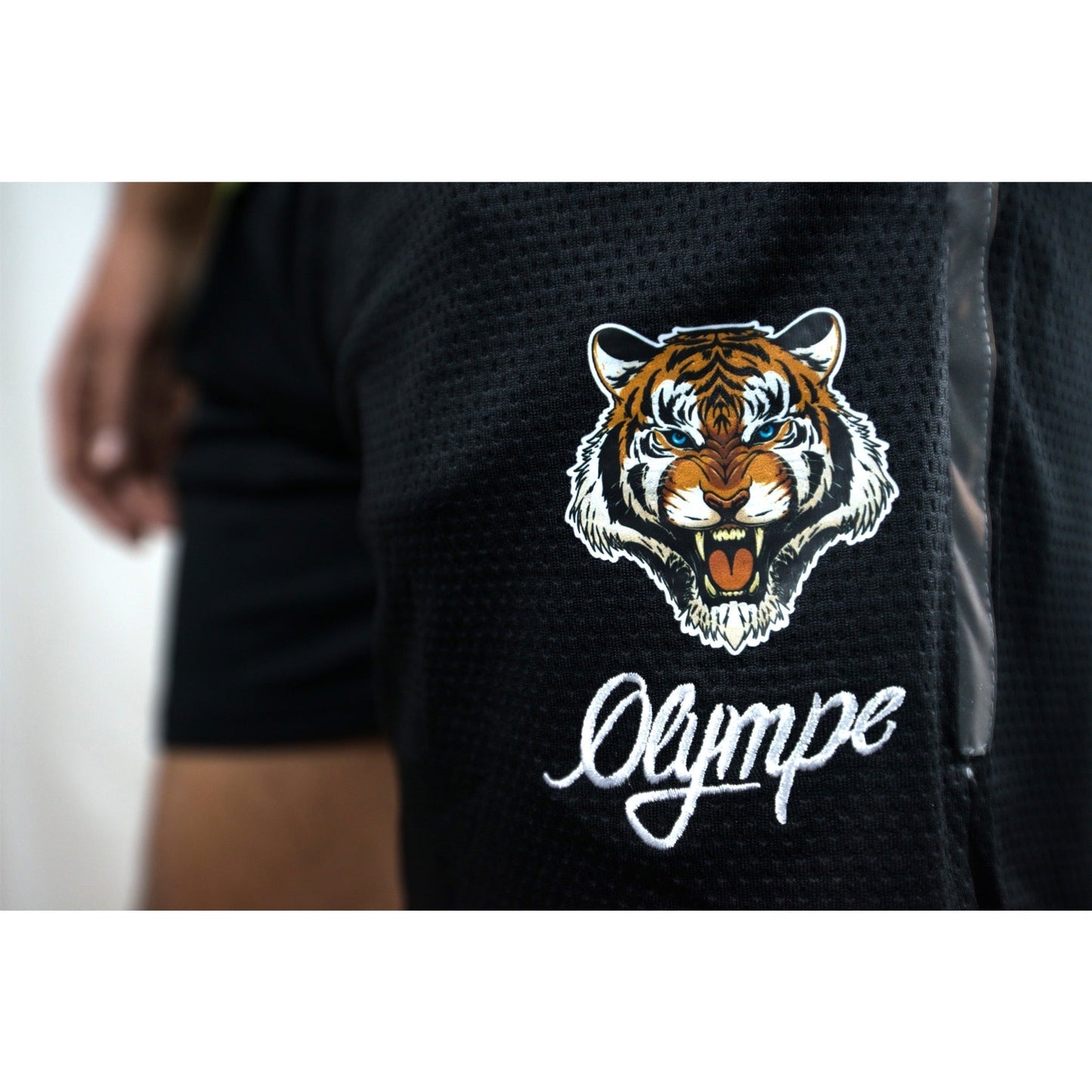 AIR-MESH™ SHORT AVEC DOUBLURE TECHNIQUE | OURS